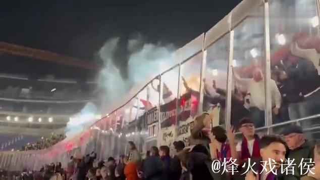 每体:约千名法兰克福球迷无票试图进场遭制止 每体:约千名法兰克福球迷无票试图进场遭制止